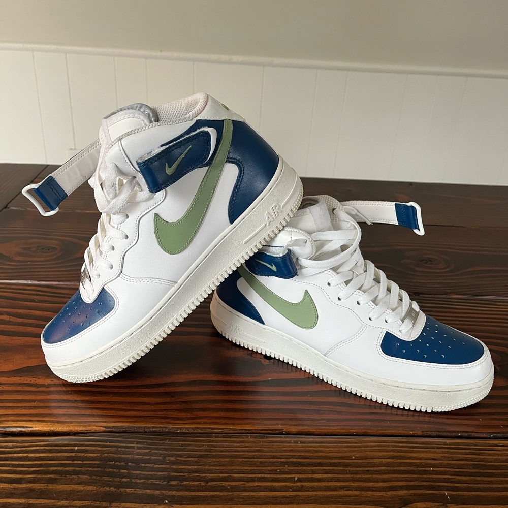 Custom Painted Nike Air Force One Mid